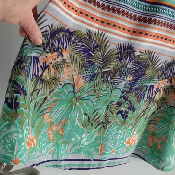 Summer top - Picture 4 of 4